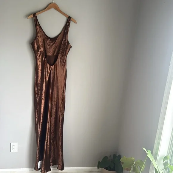 NEW ASOS DESIGN scoop back bias cut satin maxi dress in chocolate 10 - Picture 3 of 13
